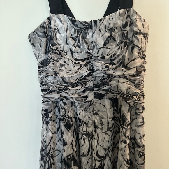 Donna Ricco size 14, 100% silk, black and white floral print dress - Picture 2 of 11